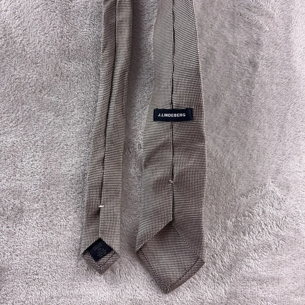 J. Lindeberg Necktie Mens Beige Micro Dot Silk Classic‎ Designer Tie